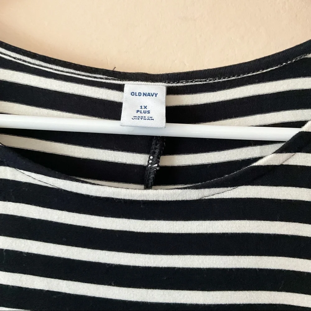 Old Navy Striped Dress - Picture 4 of 9